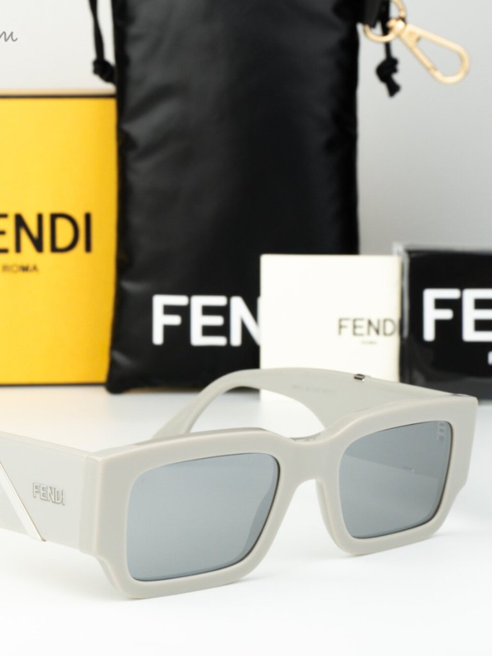 Fendi Women Sunglasses Grey Mirror Rectangle FE40131I DIAGONAL 20C NEW AUTHENTIC